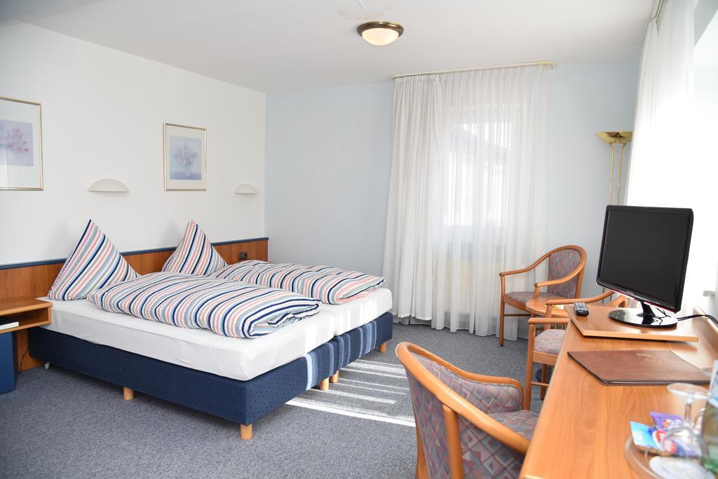 Hotel An Der Alten Porzelline Neuhaus am Rennweg Phòng bức ảnh