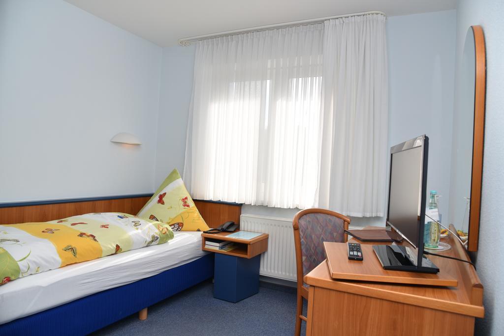 Hotel An Der Alten Porzelline Neuhaus am Rennweg Phòng bức ảnh