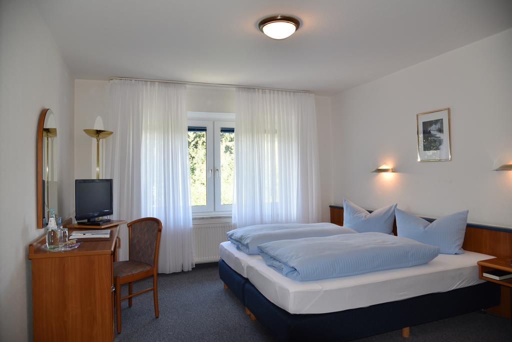 Hotel An Der Alten Porzelline Neuhaus am Rennweg Phòng bức ảnh